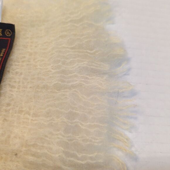 Gibson & Lumgair Mohair Wool Scarf Fringe Yellow Soft Warm Scotland 54x8 - Picture 4 of 5